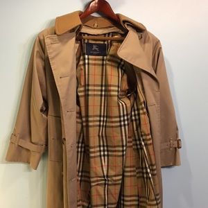 Men’s Burberry Trenchcoat 42